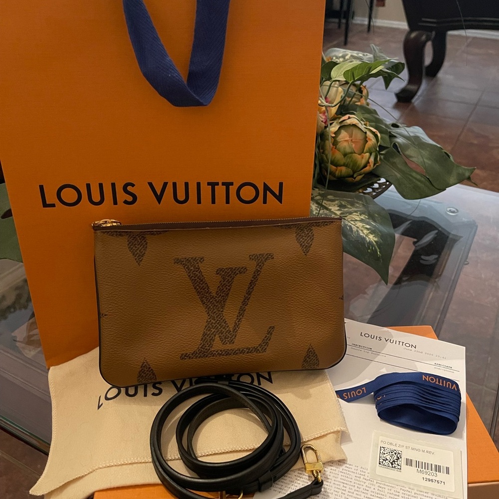 Louis Vuitton double zip pochette